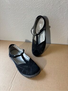 Jambu Shoes size 9 Outdoor Hiking Memory Foam